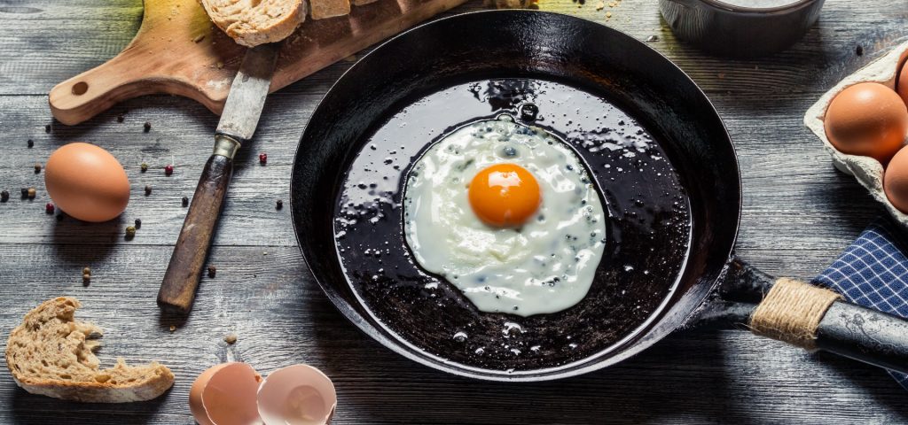 ¿El huevo engorda y aumenta el colesterol? Si te preocupa mucho tu salud y el bienestar, es probable que hayas escuchado en algún momento que la clara del huevo es la opción más saludable