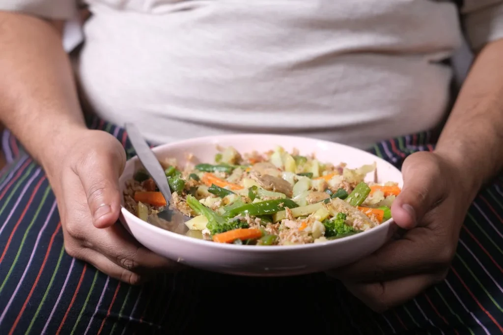 No hay Alimentos Malos, Sino Excesos: El Equilibrio como Clave en la Lucha contra la Obesidad
